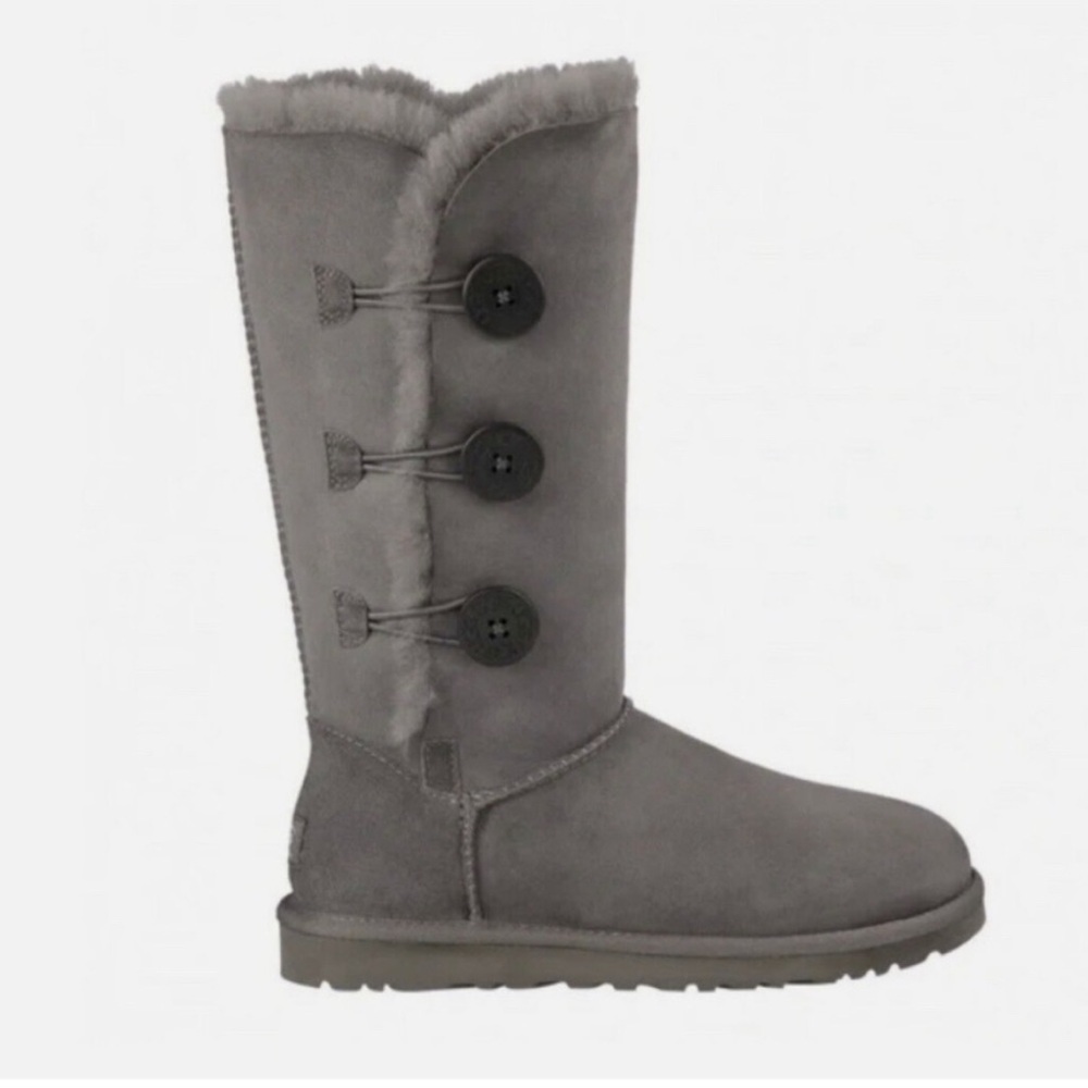 UGG Bailey Button Triplet II Winter Boots Size 6